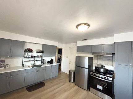 7084-7090 Remo Way, Sacramento, CA 95822 Photo