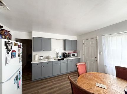 7084-7090 Remo Way, Sacramento, CA 95822 Photo