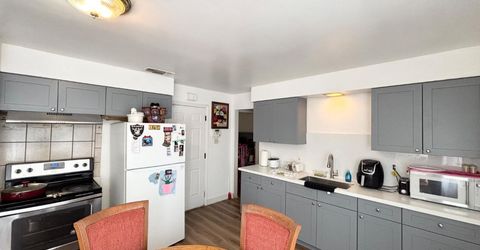 7084-7090 Remo Way, Sacramento, CA 95822 Photo