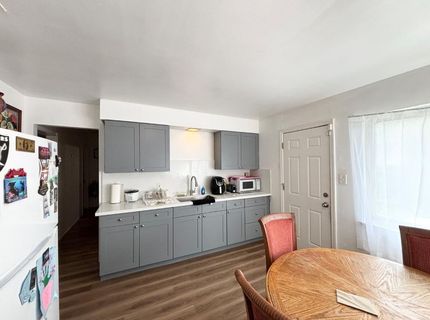 7084-7090 Remo Way, Sacramento, CA 95822 Photo