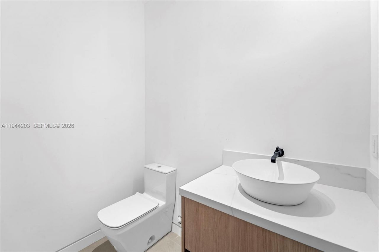 685 NE 81 St, Miami, FL 33138 Photo