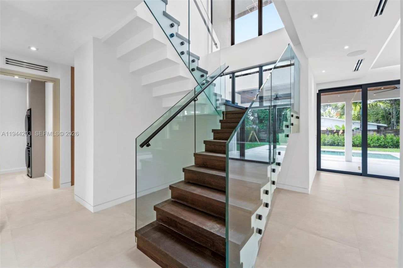 685 NE 81 St, Miami, FL 33138 Photo