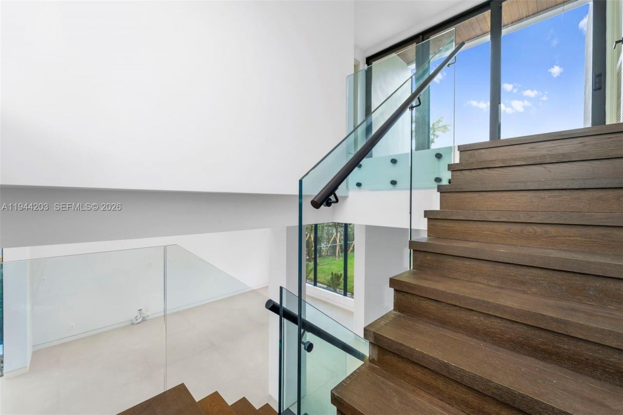 685 NE 81 St, Miami, FL 33138 Photo