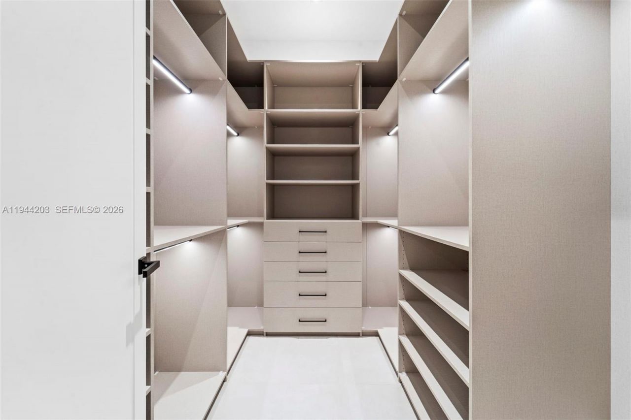 685 NE 81 St, Miami, FL 33138 Photo