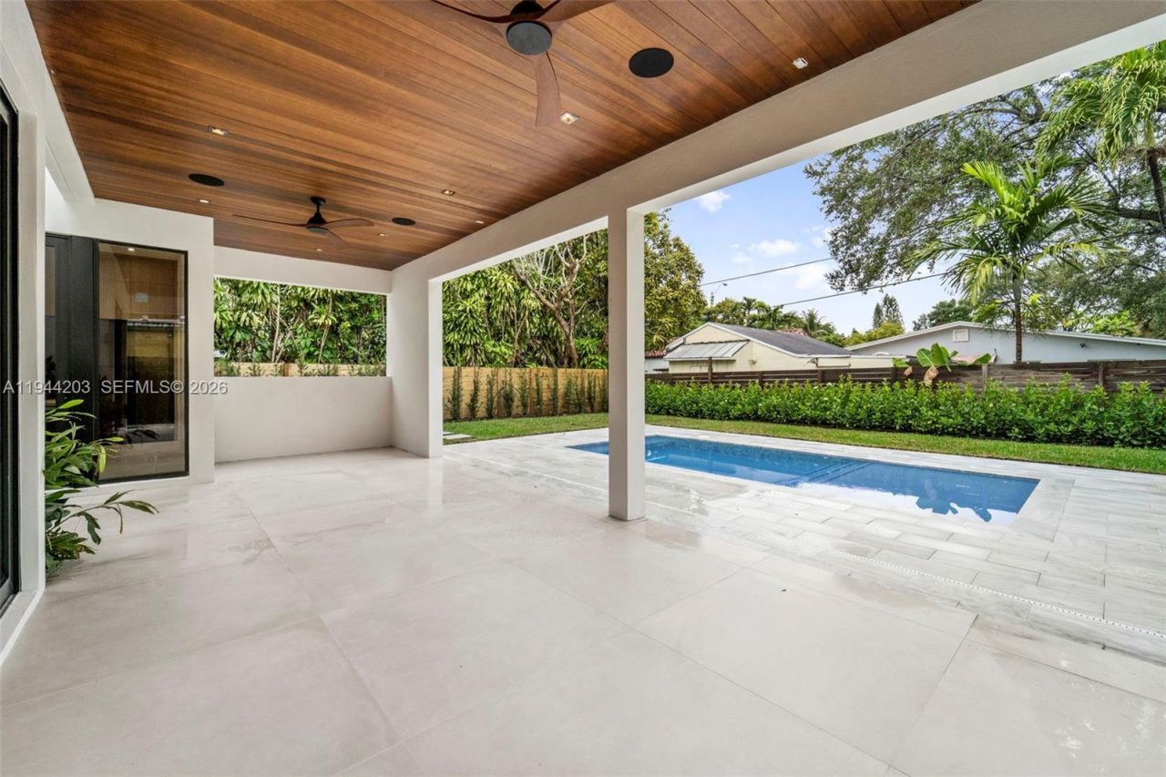 685 NE 81 St, Miami, FL 33138 Photo