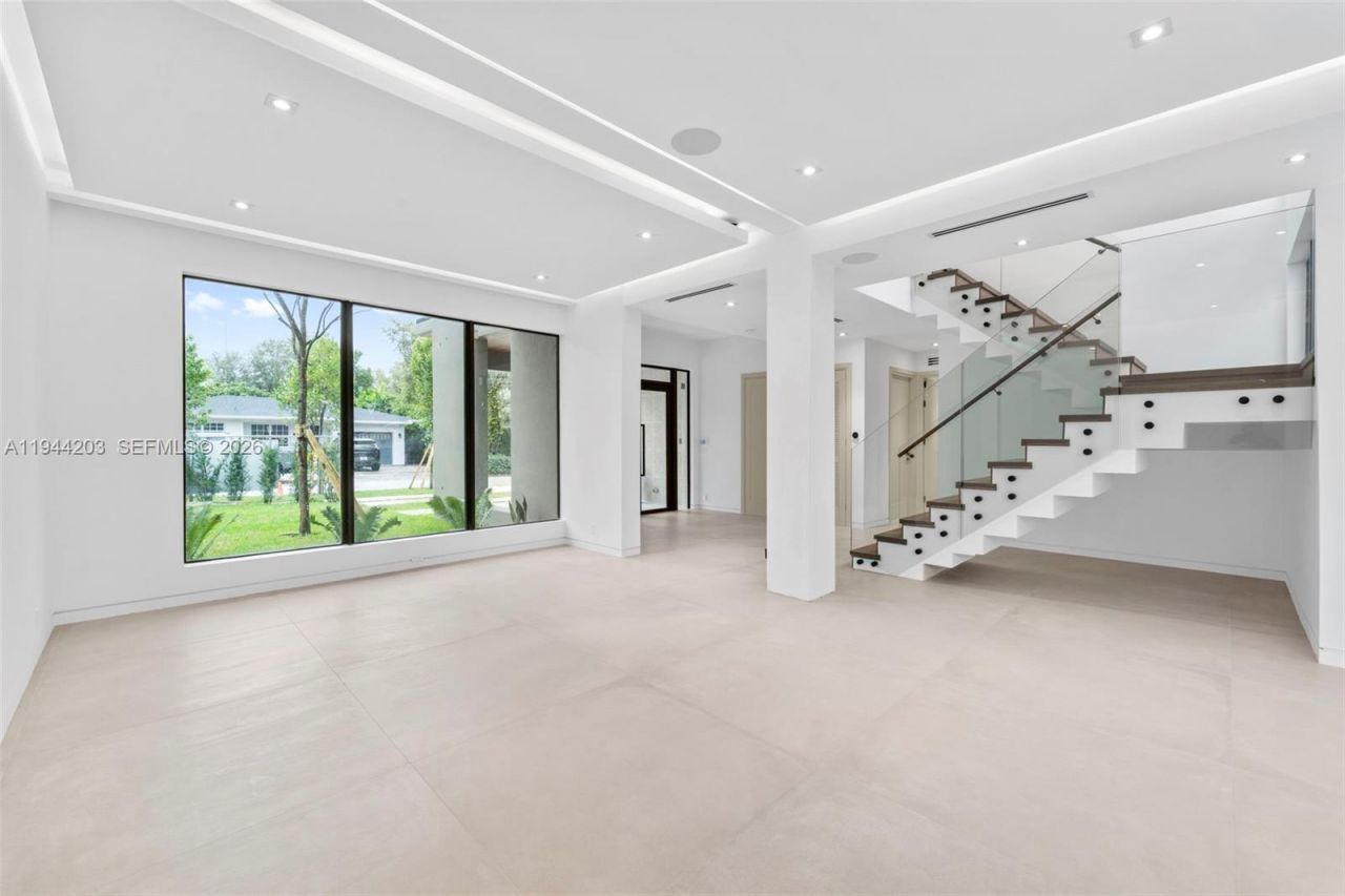 685 NE 81 St, Miami, FL 33138 Photo