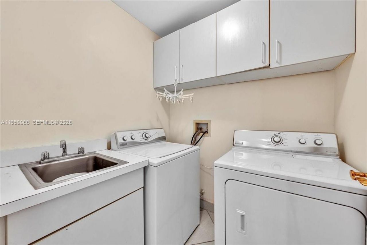 10101 Collins Ave, Unit 16B, Bal Harbour, FL 33154 Photo