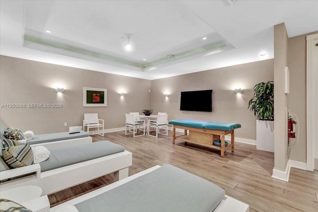 10101 Collins Ave, Unit 16B + CAB, Bal Harbour, FL 33154 Photo