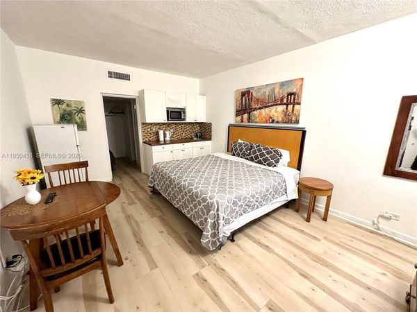 26 Diplomat Pkwy , Unit 2325, Hallandale Beach, FL 33009