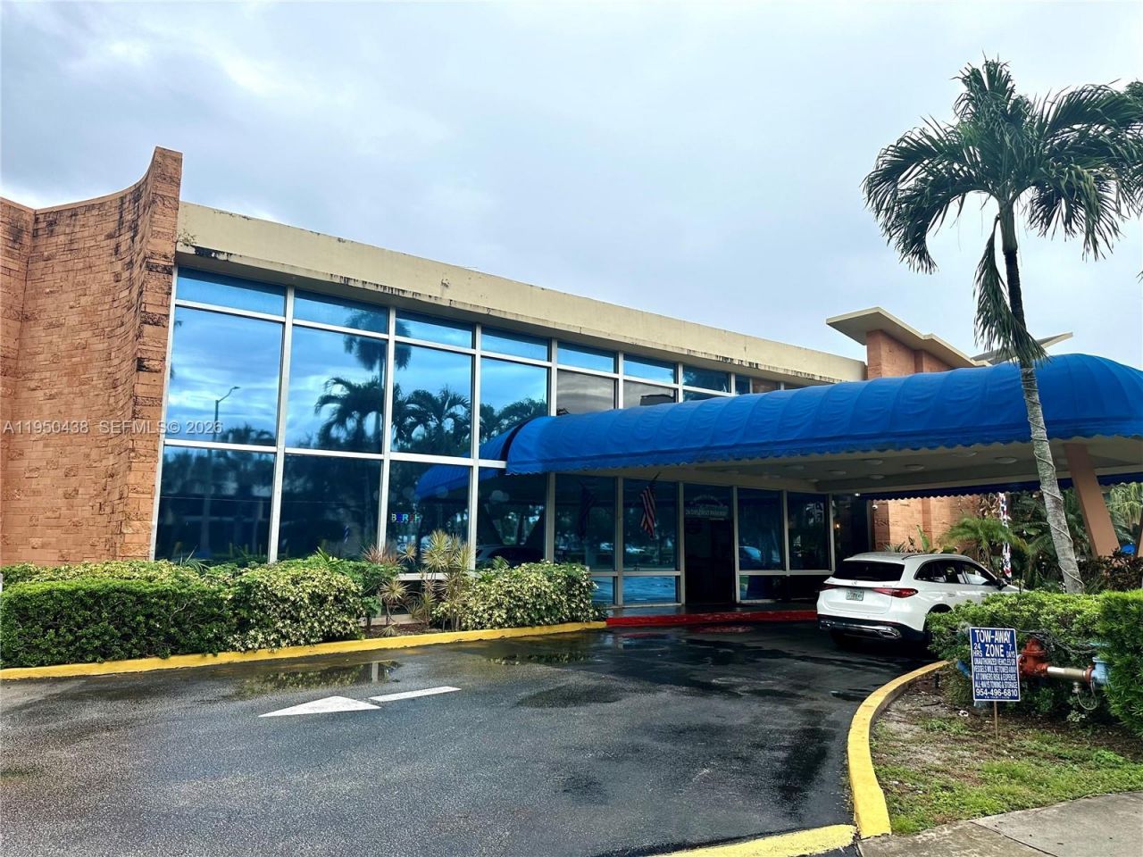 26 Diplomat Pkwy , Unit 2325, Hallandale Beach, FL 33009 Photo