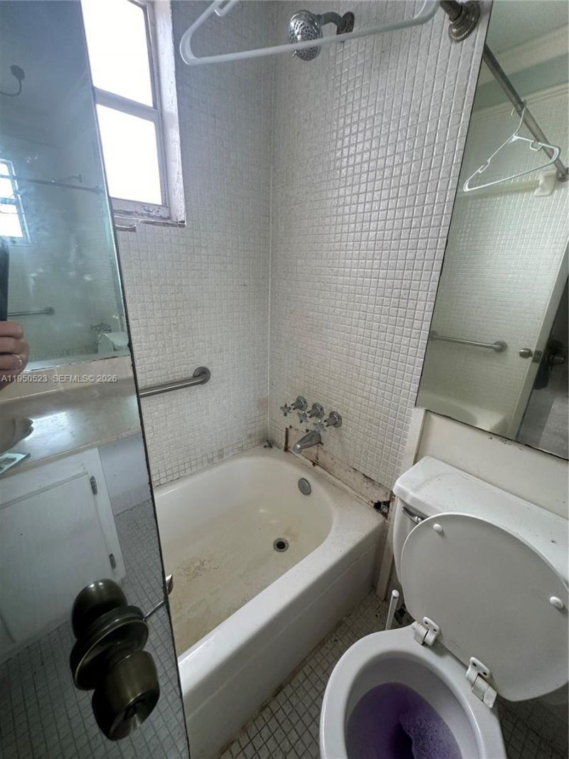 13500 NE 3rd Ct , Unit 408, North Miami, FL 33161 Photo