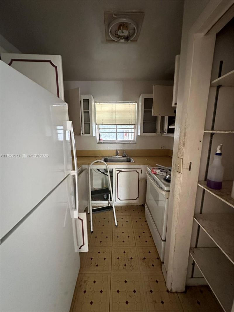 13500 NE 3rd Ct , Unit 408, North Miami, FL 33161 Photo