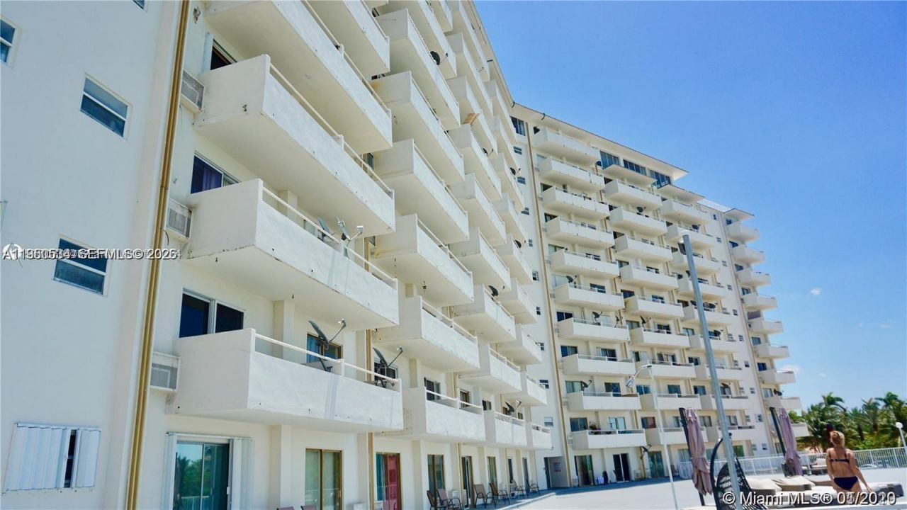 7904 West Dr, Unit 1004, North Bay Village, FL 33141 Photo