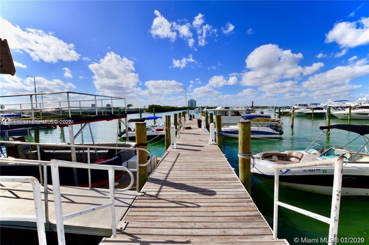 7904 West Dr, Unit 1004, North Bay Village, FL 33141 Photo