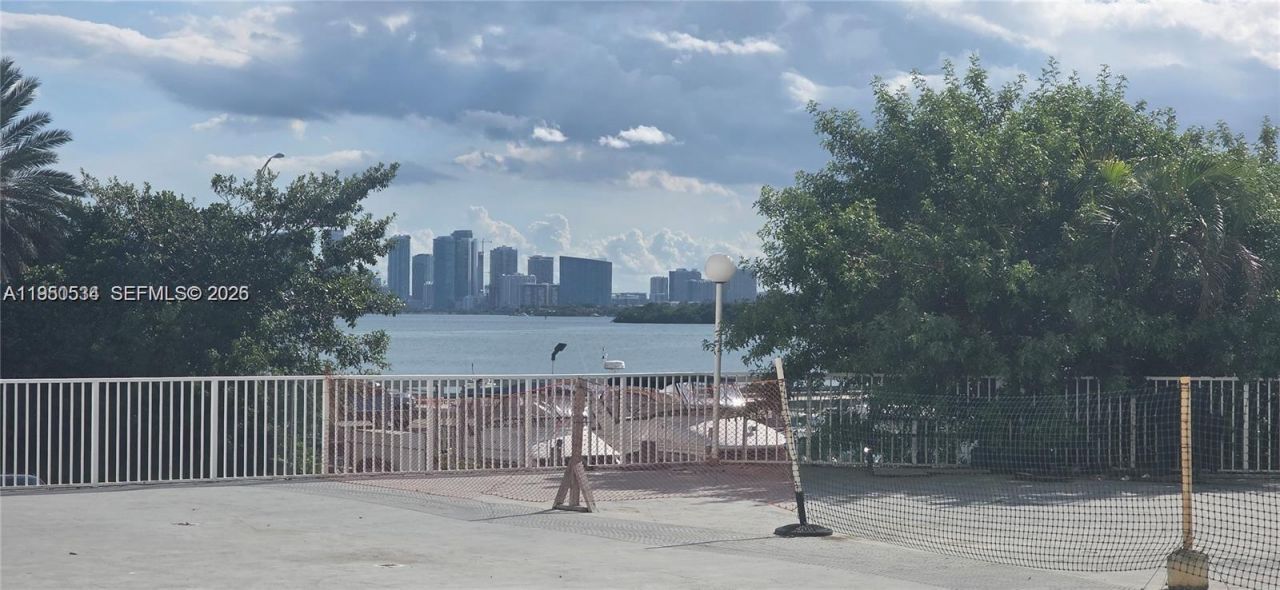 7904 West Dr, Unit 1004, North Bay Village, FL 33141 Photo