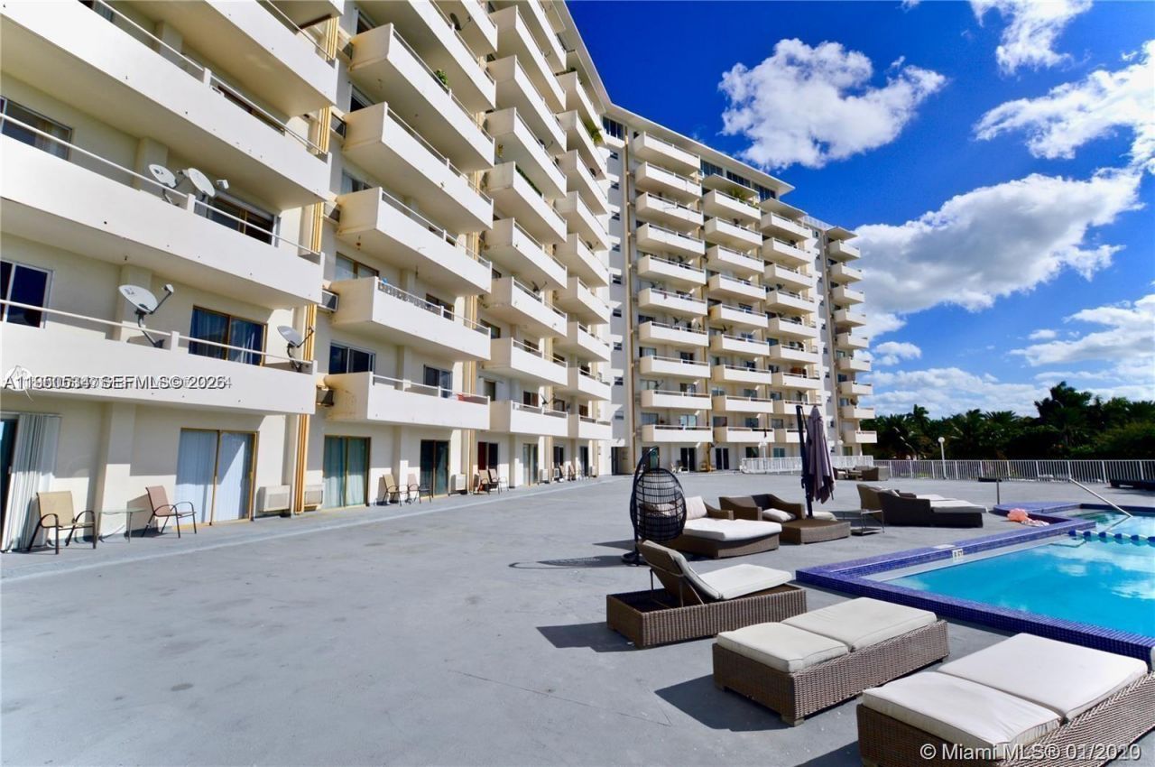 7904 West Dr, Unit 1004, North Bay Village, FL 33141 Photo