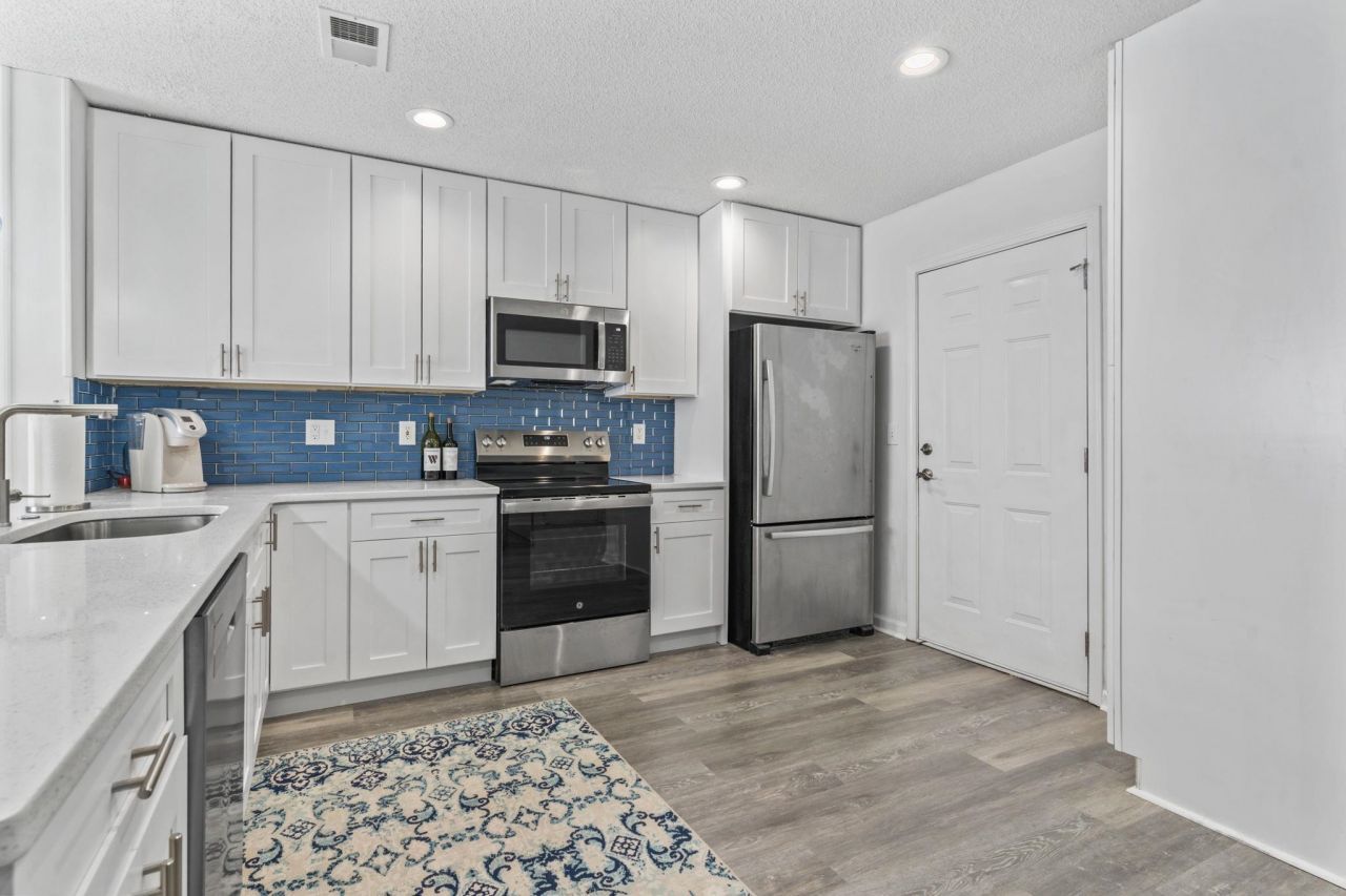 537 Uniola Dr. Photo 10