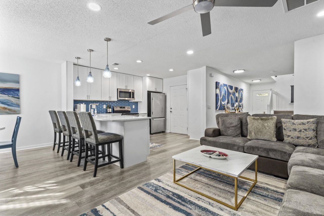 537 Uniola Dr. Photo 15