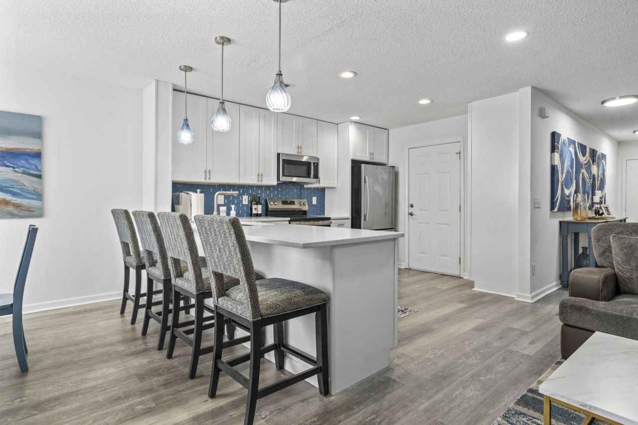 537 Uniola Dr. Photo 16