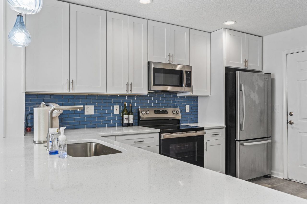 537 Uniola Dr. Photo 17