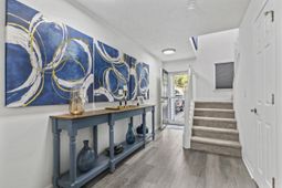 537 Uniola Dr. photo 4