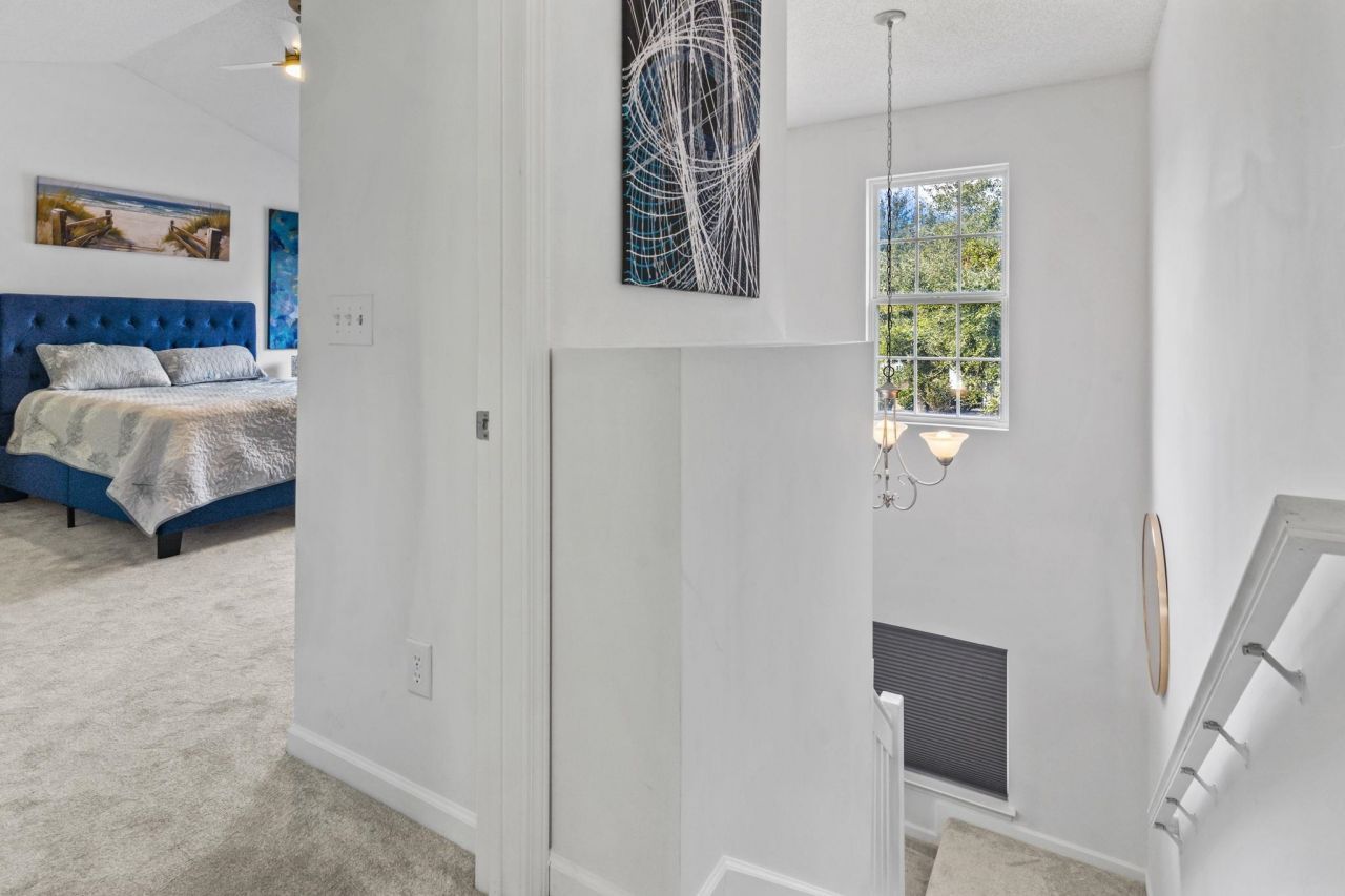 537 Uniola Dr. Photo 24