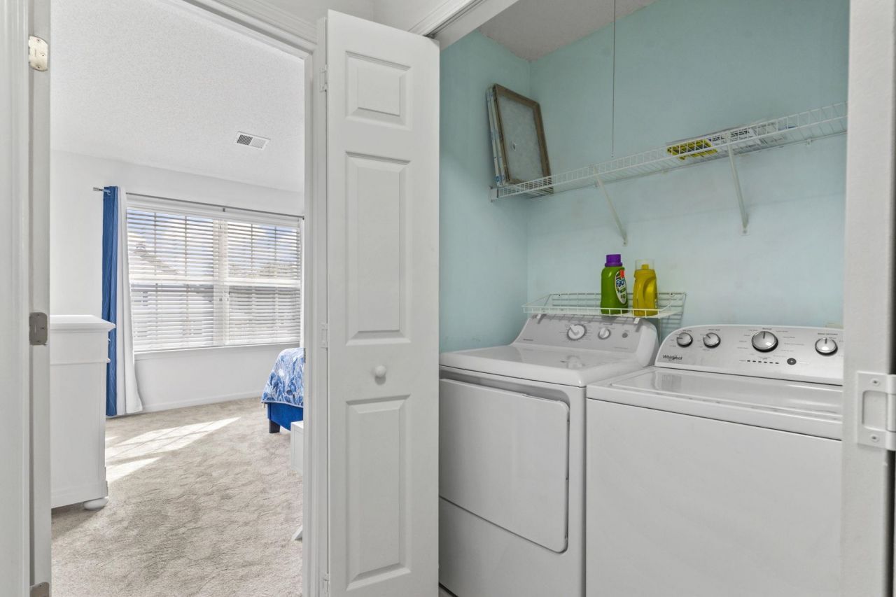 537 Uniola Dr. Photo 25