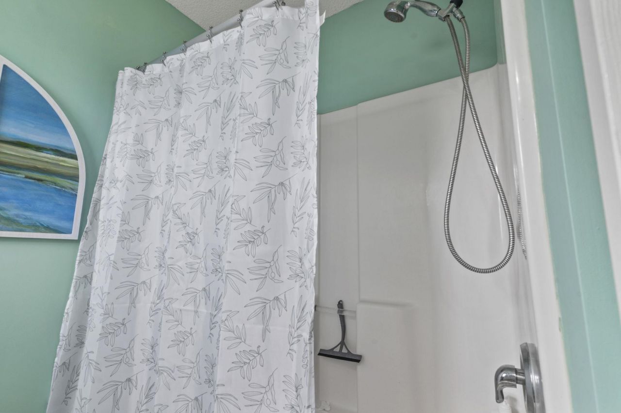 537 Uniola Dr. Photo 29