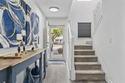 537 Uniola Dr. photo 4