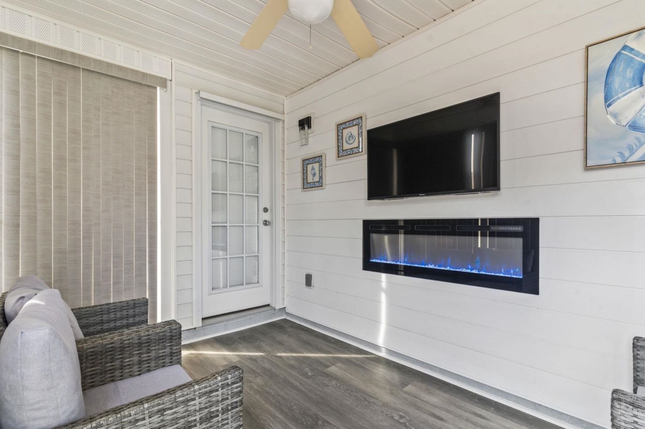 537 Uniola Dr. Photo 31