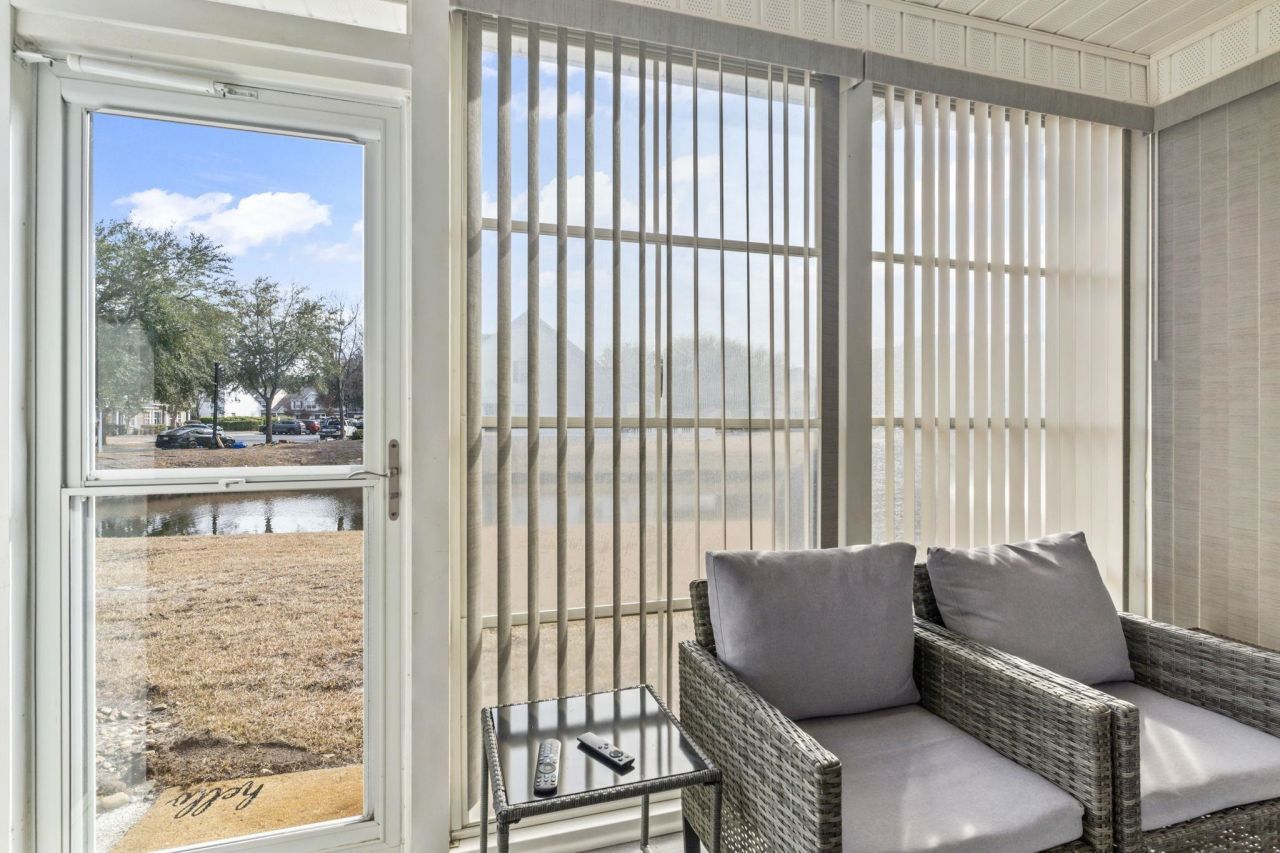 537 Uniola Dr. Photo 32