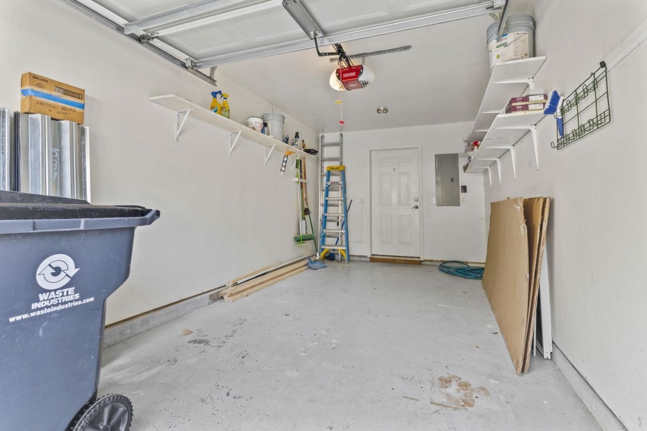 537 Uniola Dr. Photo 33