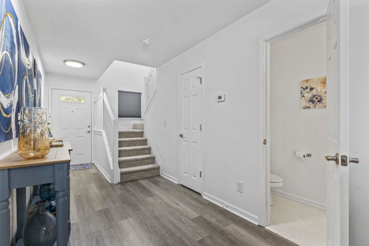 537 Uniola Dr. Photo 4