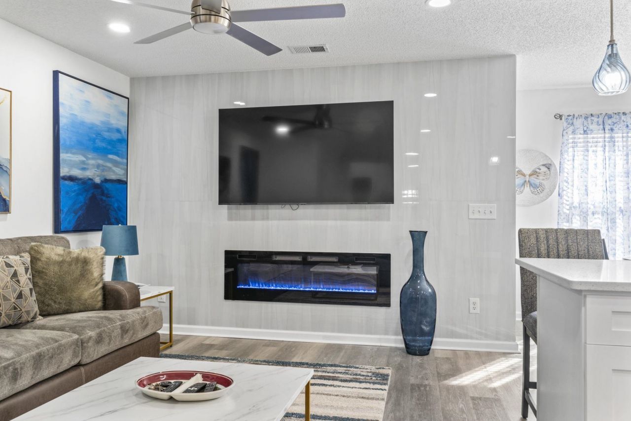 537 Uniola Dr. Photo 5