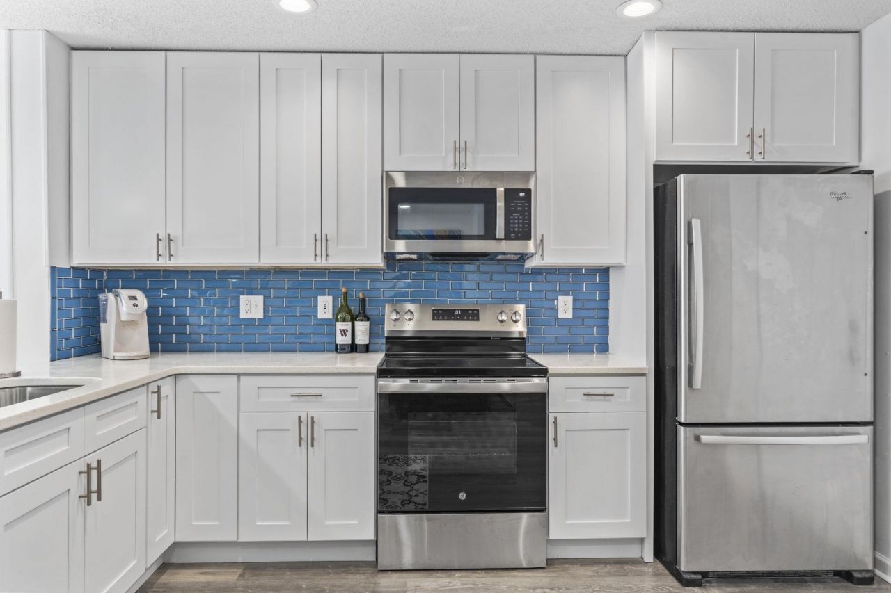 537 Uniola Dr. Photo 9