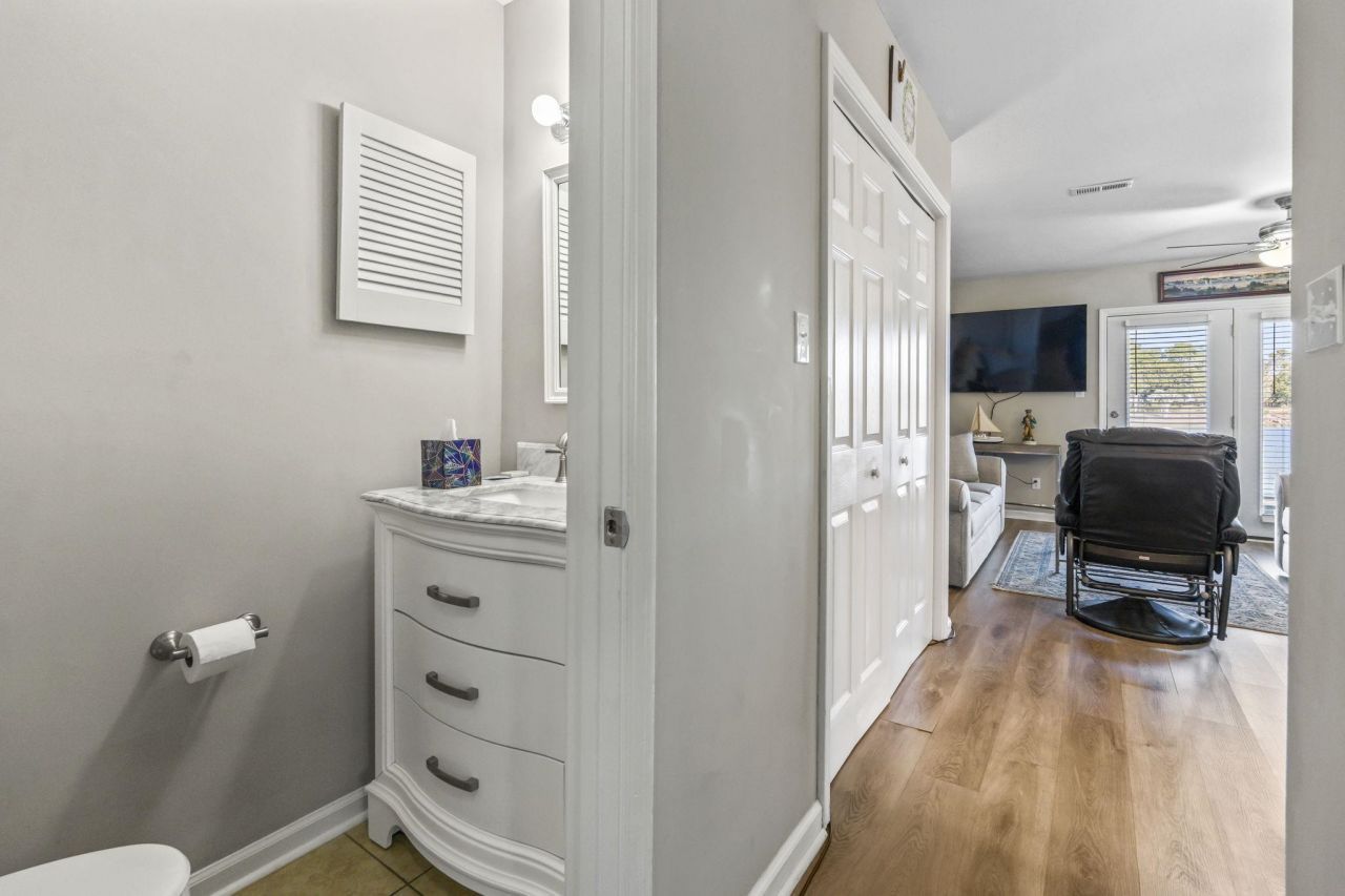 206 Double Eagle Dr. Photo 13