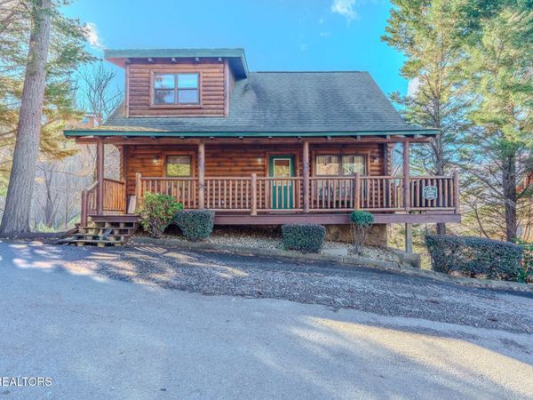 2010 Bear Creek Way, Pigeon Forge, TN 37862