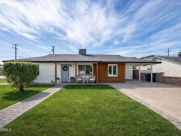 2917 E PINCHOT Avenue, Phoenix, AZ 85016