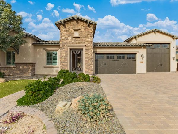9176 W SANDS Drive, Peoria, AZ 85383