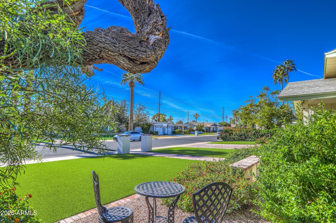 4222 E CALLE REDONDA Phoenix, AZ 85018