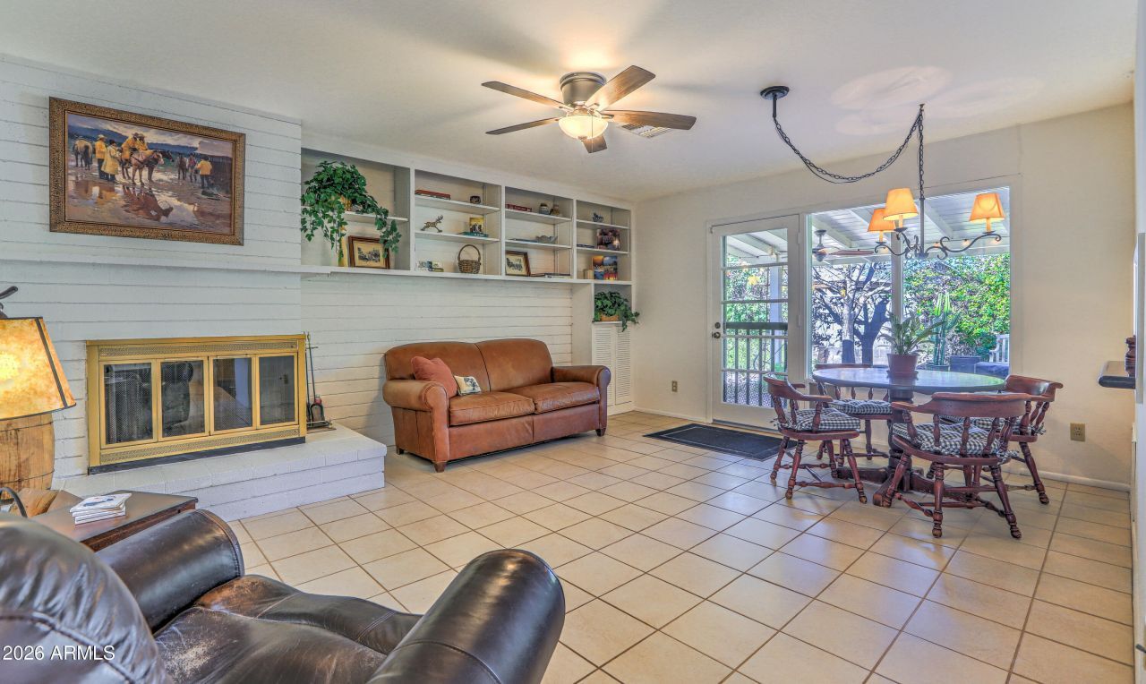 4222 E CALLE REDONDA Phoenix, AZ 85018