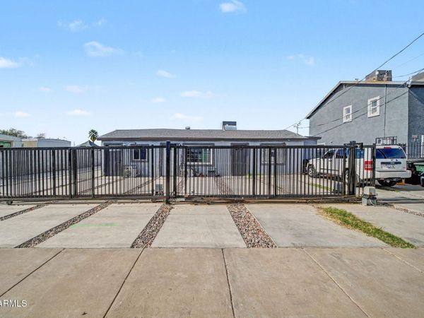 4028 S 15TH Street, Phoenix, AZ 85040