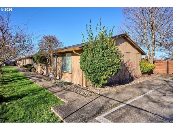 880 N PERSHING ST, Mt. Angel, OR 97362