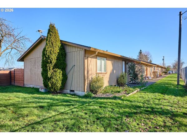 880 N PERSHING ST, Mt. Angel, OR 97362
