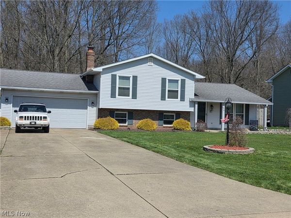 674 Angiline Drive, Youngstown, OH 44512