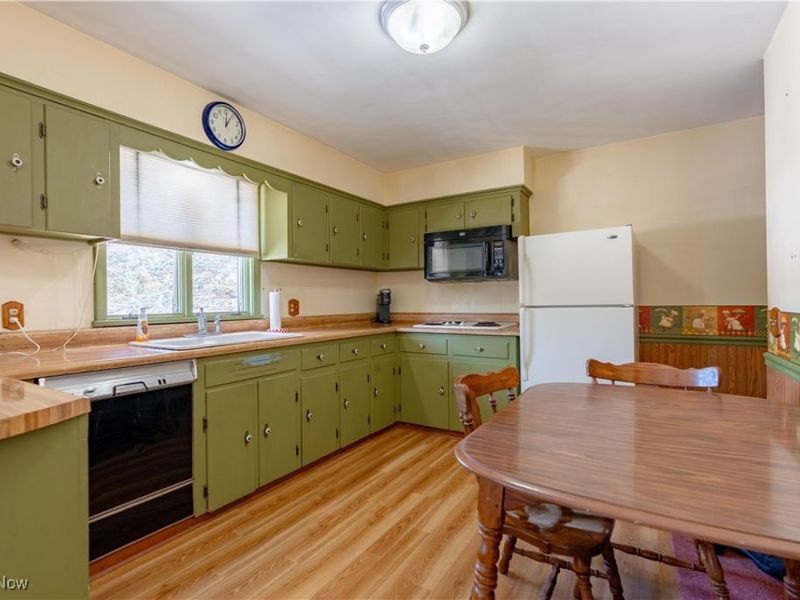 1945 Fairbrook Avenue NE, East Canton, OH 44730 Photo 11