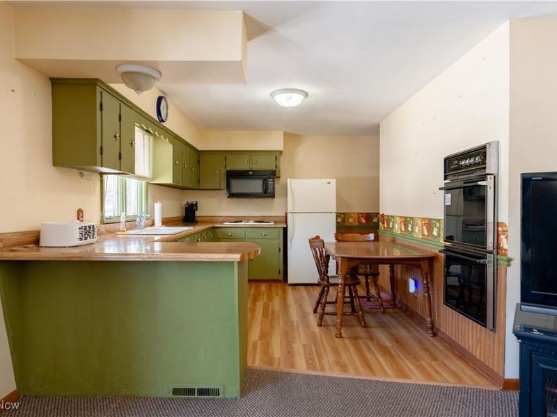 1945 Fairbrook Avenue NE, East Canton, OH 44730 Photo 9