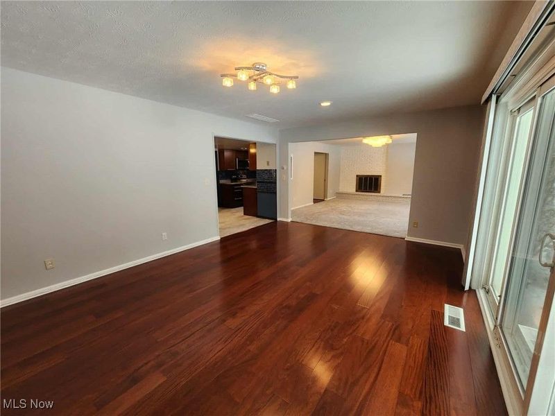 6960 Carriage Hill Drive, Brecksville, OH 44141 Photo 8