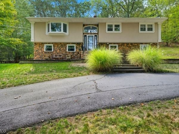 11 Glenbourne Dr, Boonton, NJ 07005