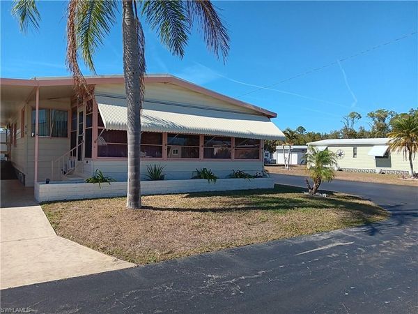 610 Friendly PL, NORTH FORT MYERS, FL 33917